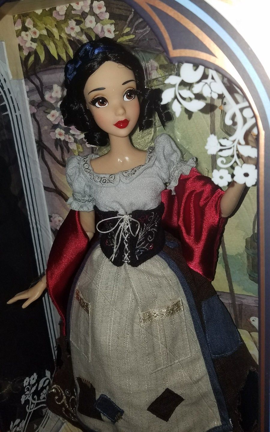 Disney Store Snow White Limited Edition of 6500 17" Doll LE 2017