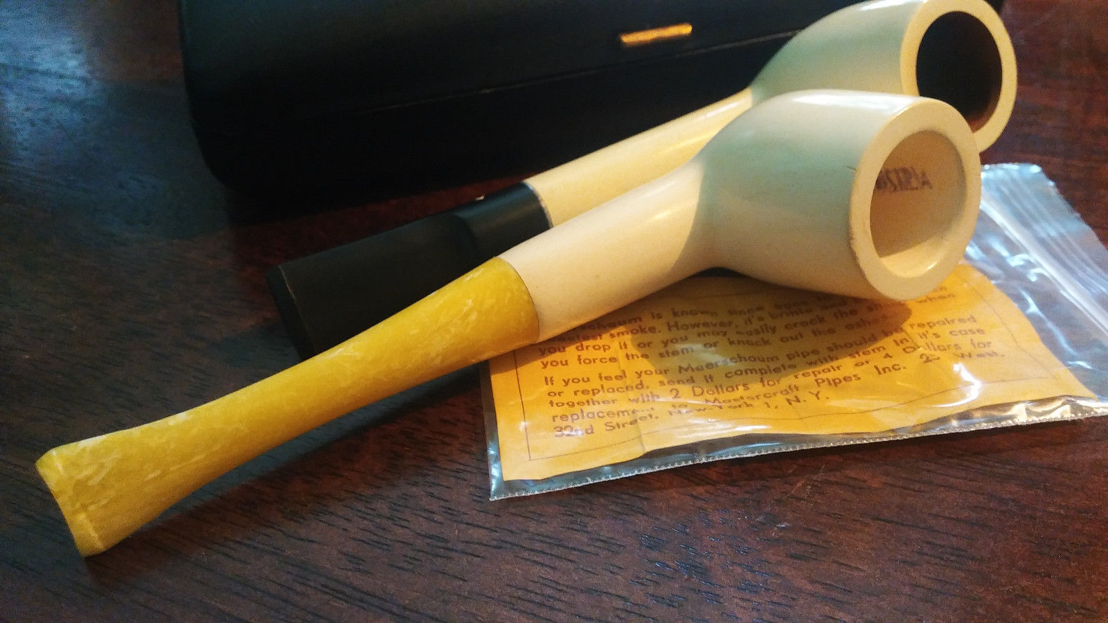 Set of 2 vintage Meerschaum Mastercraft pipes with original box