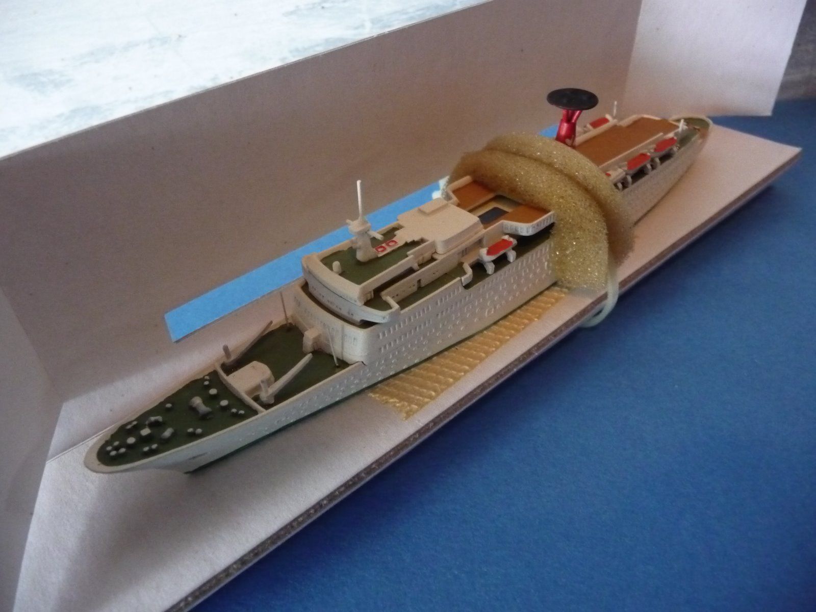 1/1250 scale model ship, "Hamburg", by, Hansa, No:  S- 172.