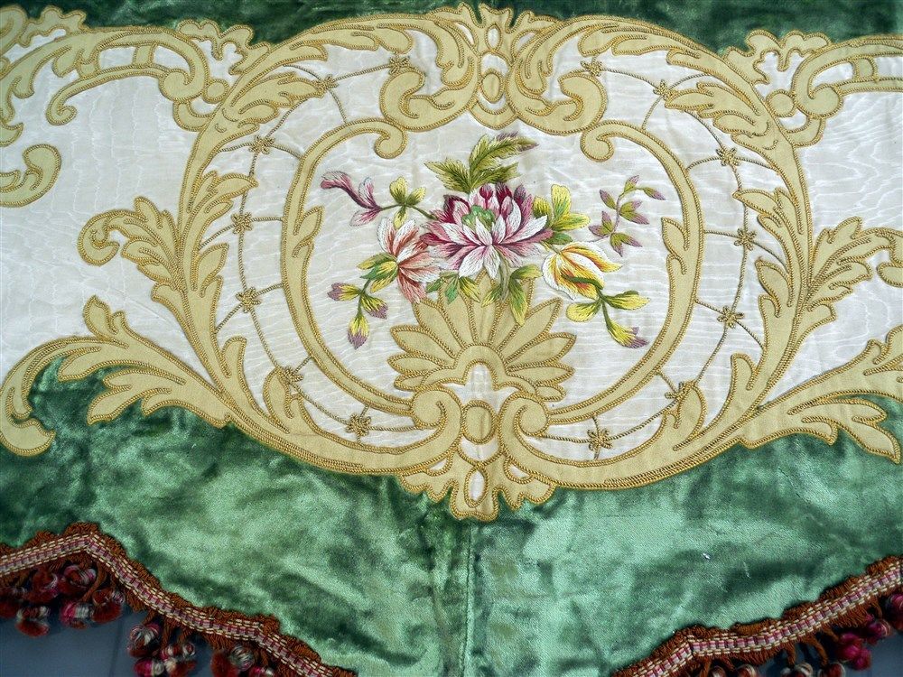 Valance French antique silk velvet applique embroideries 19th-century