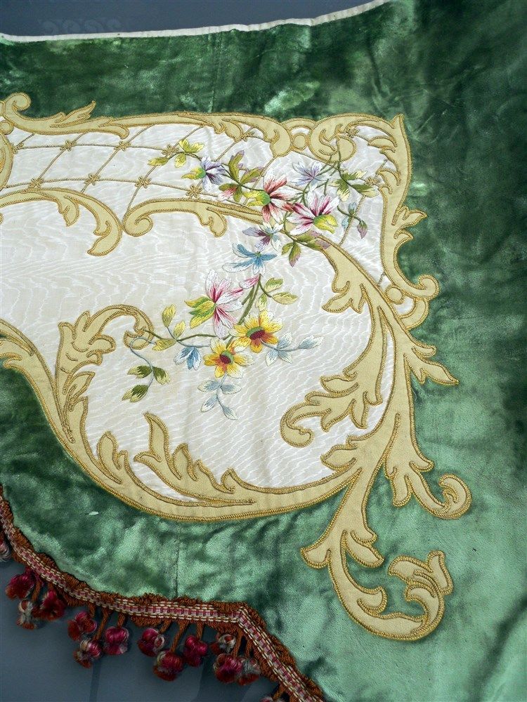 Valance French antique silk velvet applique embroideries 19th-century