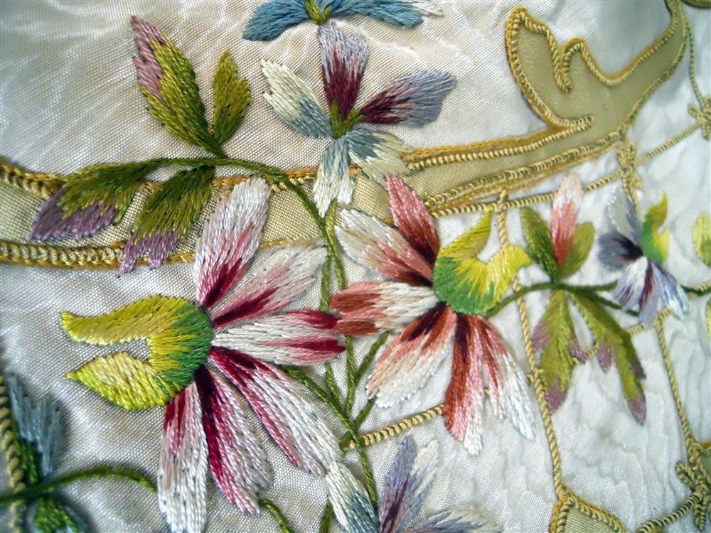 Valance French antique silk velvet applique embroideries 19th-century