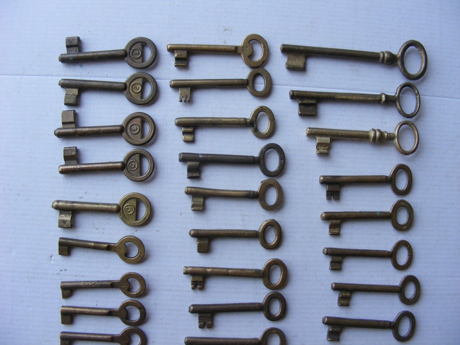 Lot of 50 old vintage antique skeleton keys all are Brass