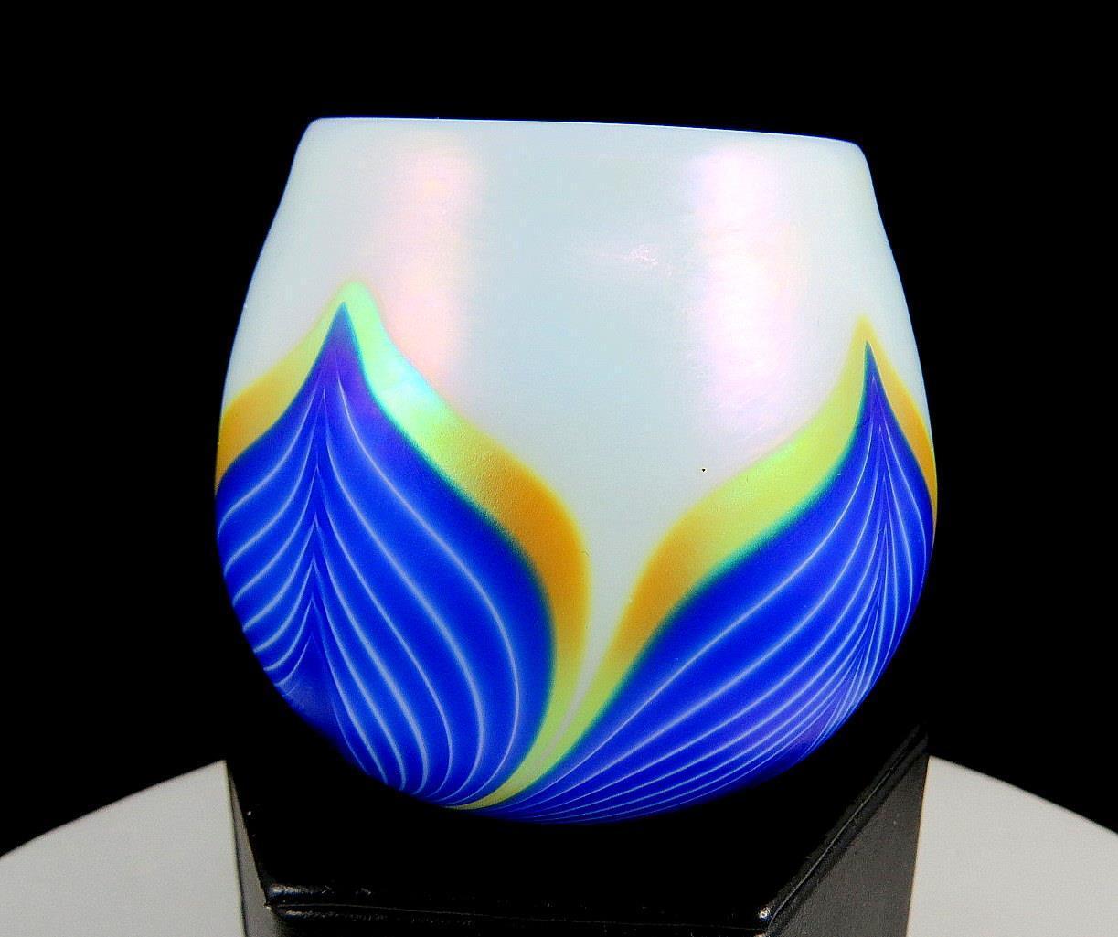 BOHEMIAN CZECH ART GLASS BLUE AND GOLD PULLED FEATHER IRIDESCENT 3" VASE