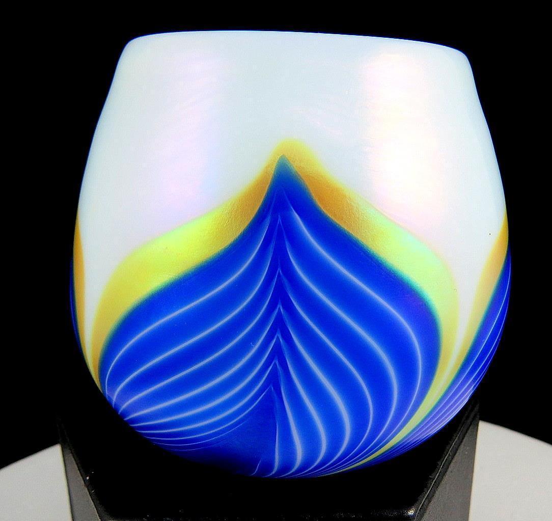 BOHEMIAN CZECH ART GLASS BLUE AND GOLD PULLED FEATHER IRIDESCENT 3" VASE