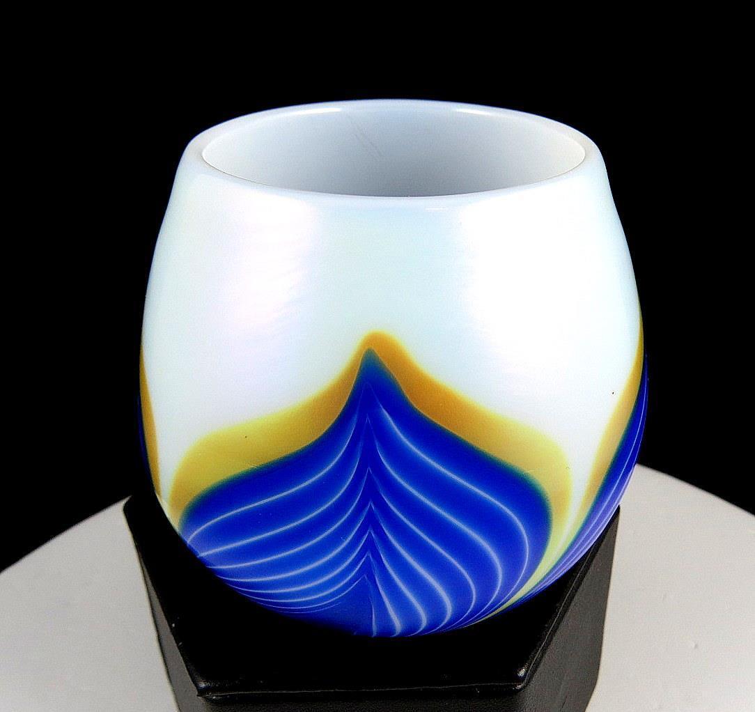 BOHEMIAN CZECH ART GLASS BLUE AND GOLD PULLED FEATHER IRIDESCENT 3" VASE