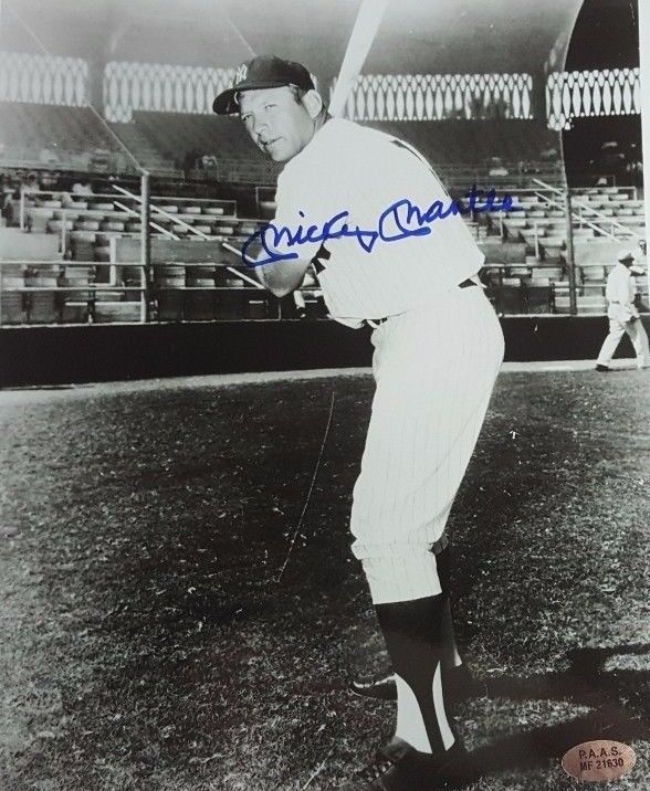 NEW YORK YANKEE Mickey Mantle Autographed 8 x 10 Hand Signed W/PAAS COA