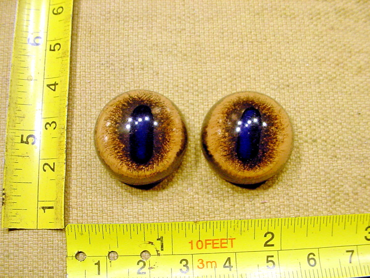 a pair vintage solid Glass Eyes size 22mm teady bear taxidermy age 1910 Art 1072