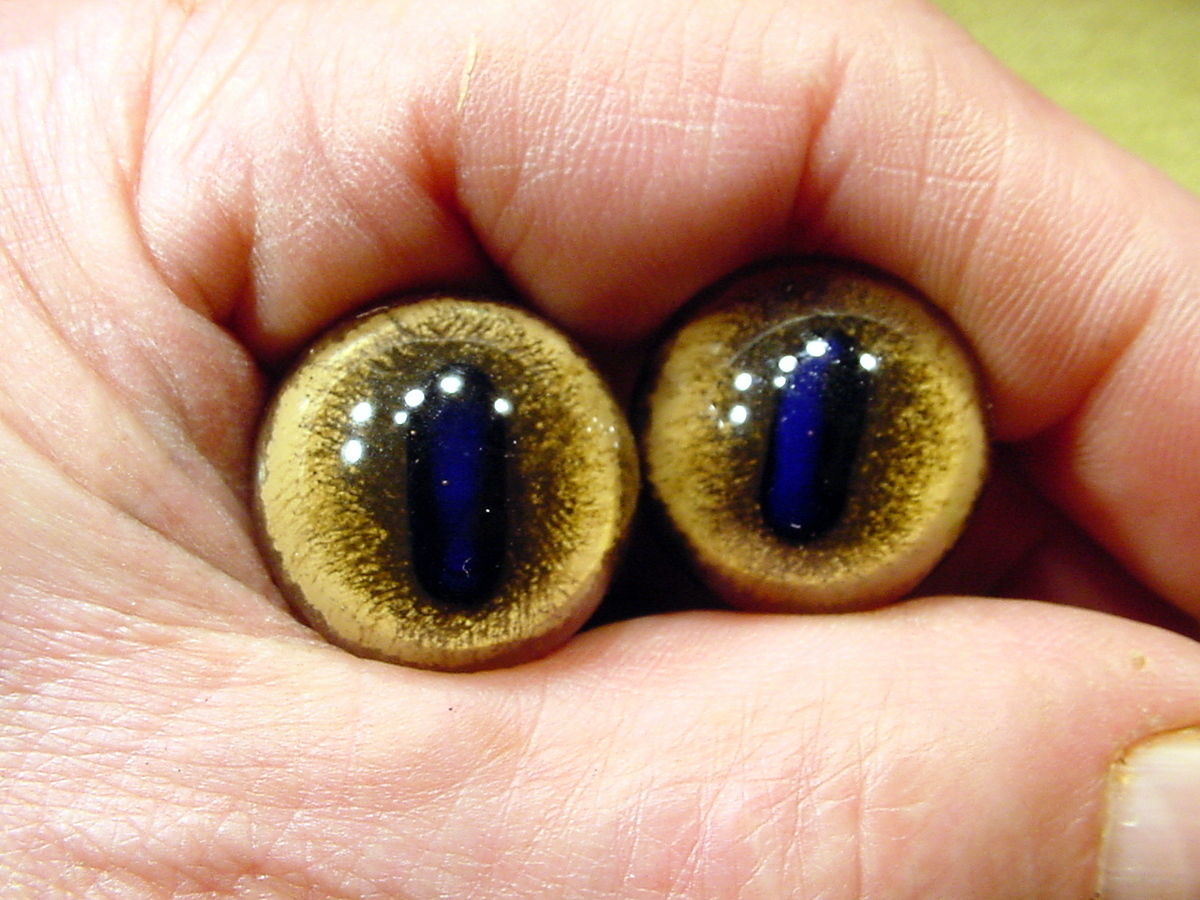 a pair vintage solid Glass Eyes size 22mm teady bear taxidermy age 1910 Art 1072