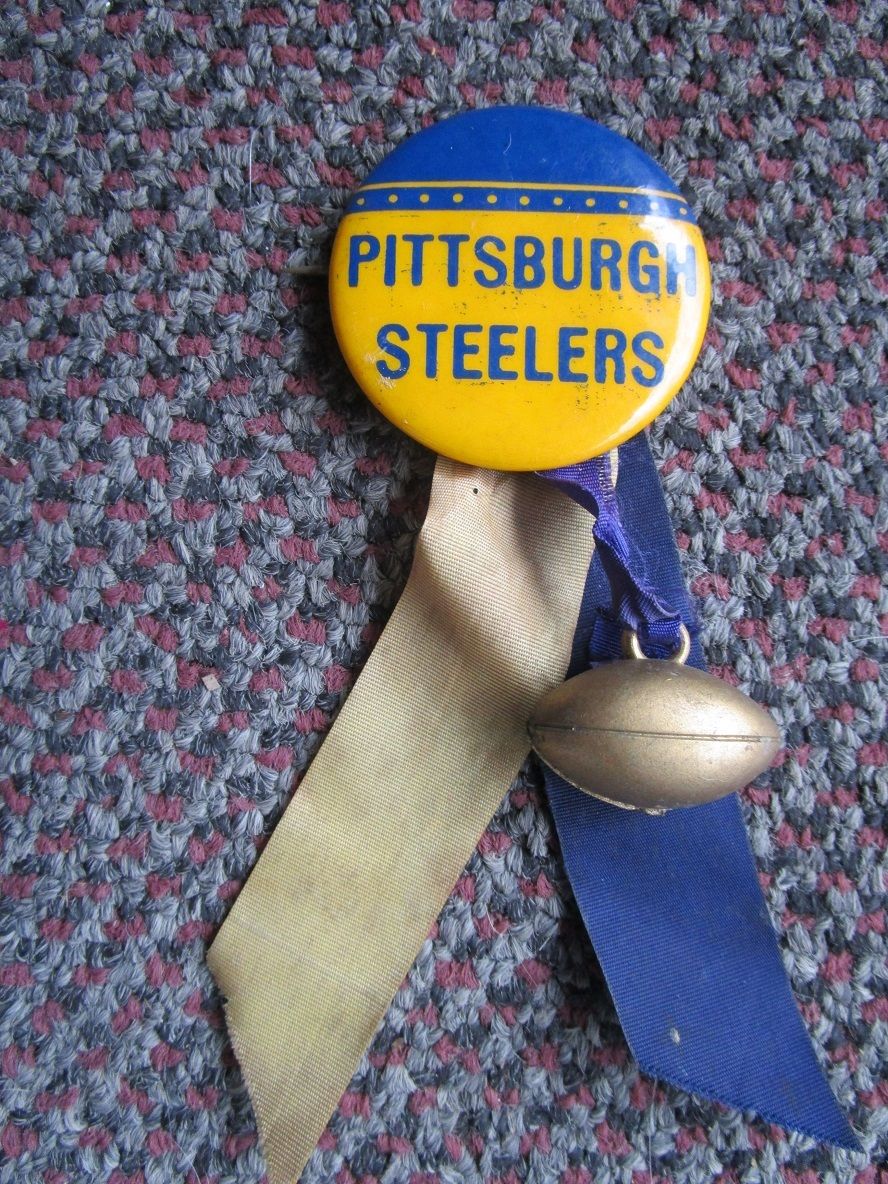 Old Vintage 1940's Pittsburgh Steelers 1&3/4" Football Pin-Rare