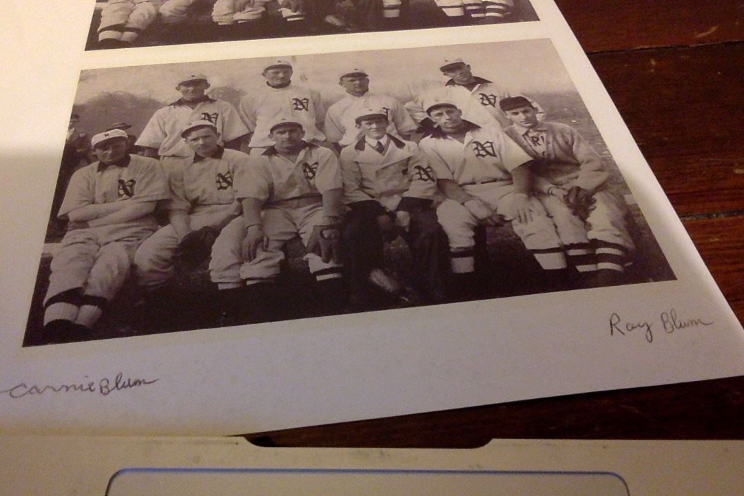 Sports Memorabilia. Glossy Vintage Baseball Photo. 1913? NY Yankees? Signed.