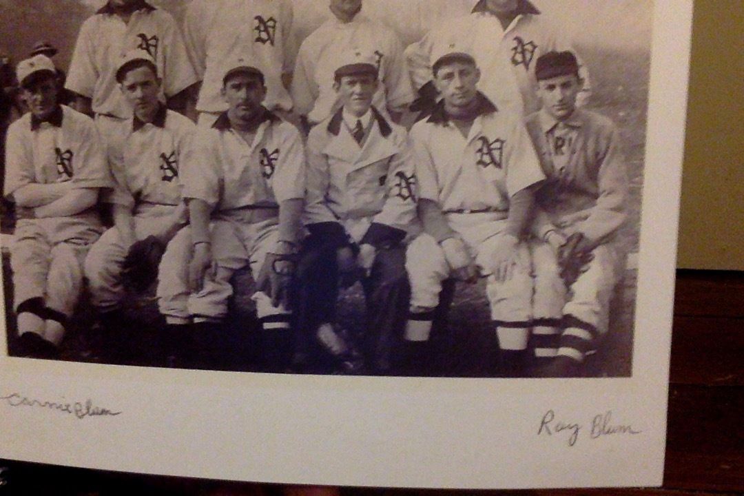 Sports Memorabilia. Glossy Vintage Baseball Photo. 1913? NY Yankees? Signed.