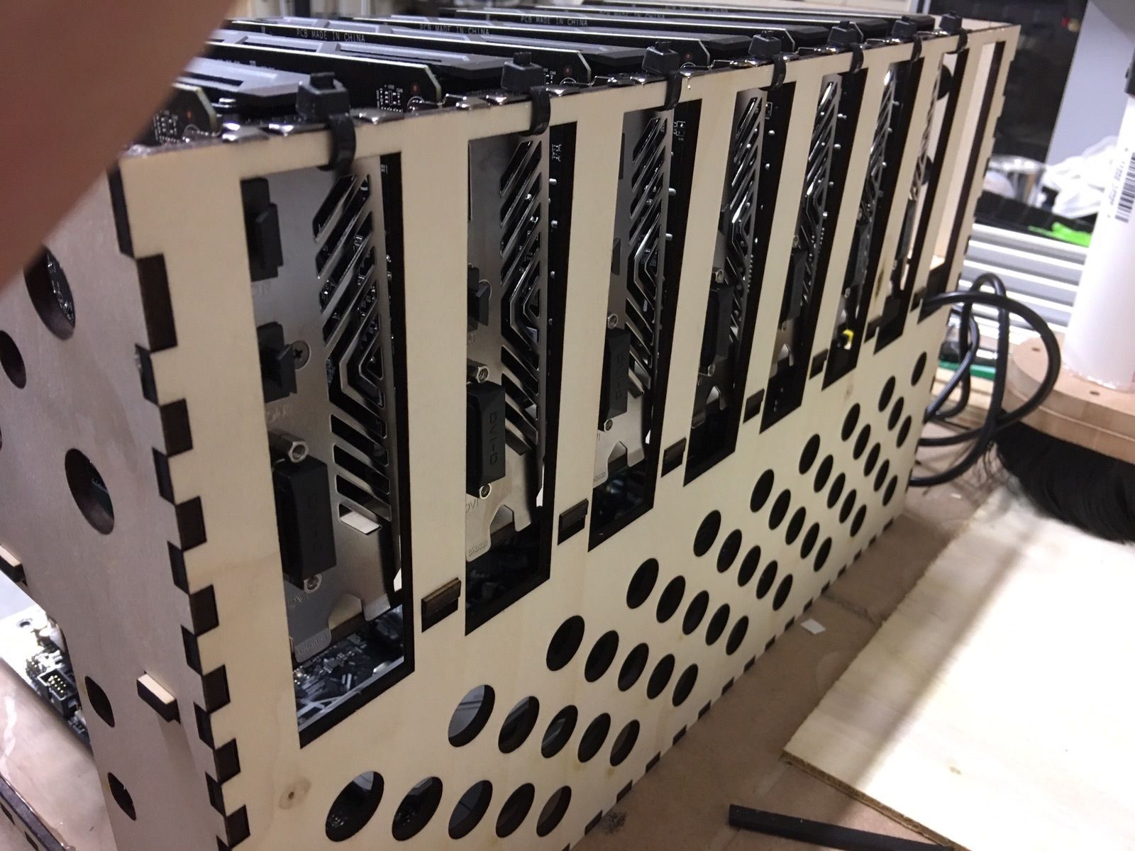 The Unique Rig - Open Air Mining Rig Frame Case 6/7/8/9 GPU ETH ZEC BTC