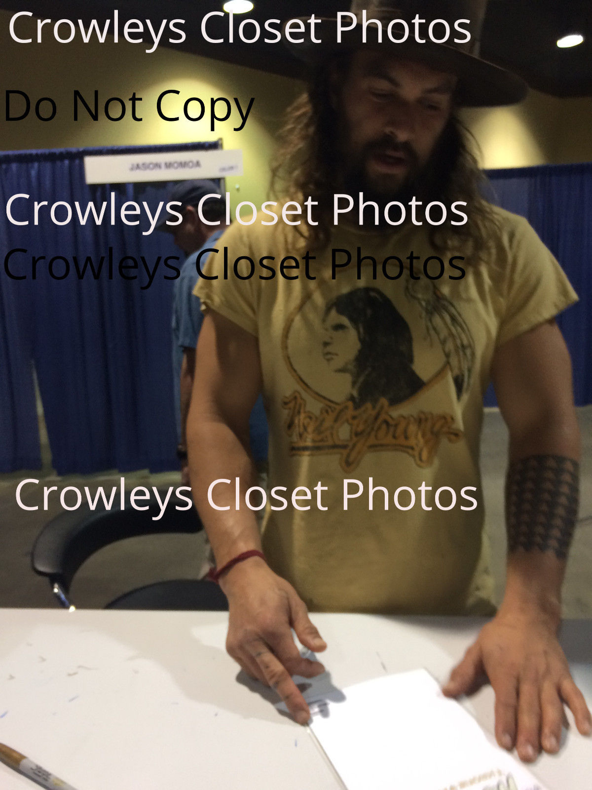 JASON MOMOA SIGNED GAME OF THRONES PILOT SCRIPT W/DROGO INSCRIPTION JSA AQUAMAN