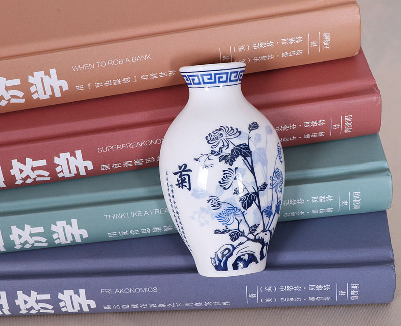 4pcs Fridge Refrigerator Magnet Chinese Souvenir Blue and White Ceramic Vase