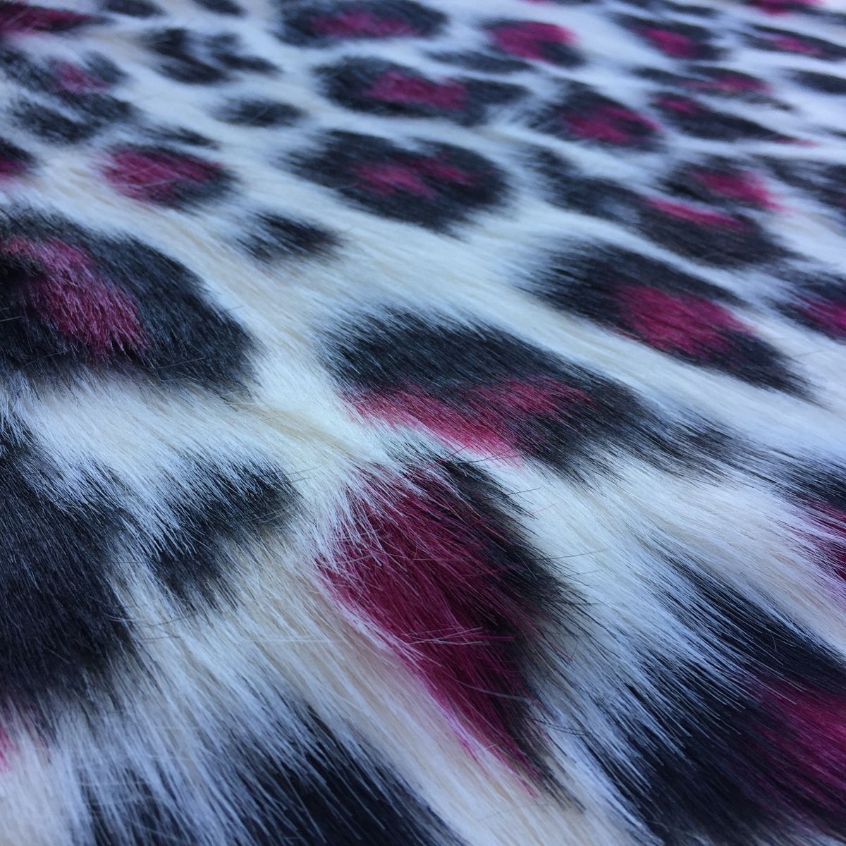' Crimson Spot  ' - spotted faux fur fabric - furaddiction