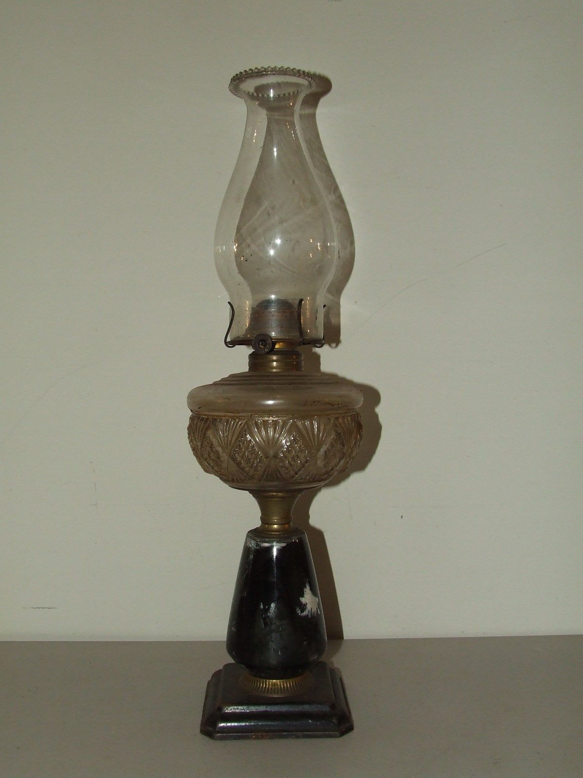 Antique Victorian Pedestal GWTW Glass & Brass Banquet Eagle Oil Lamp