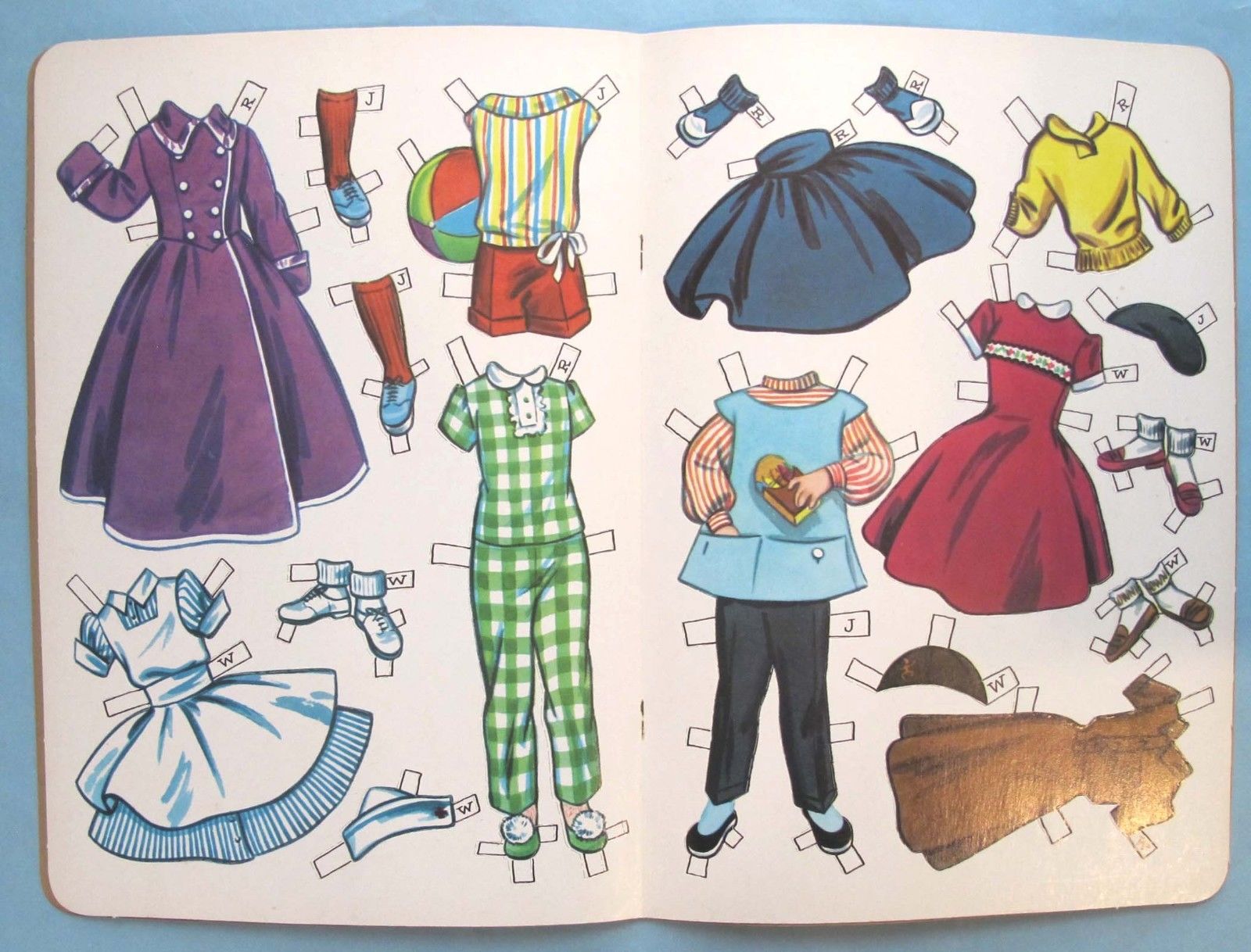 VINTAGE SCHOOLGIRLS PUNCH-OUT PAPER DOLLS #2738 - LOWE - UNPUNCHED - 29¢ - 1962