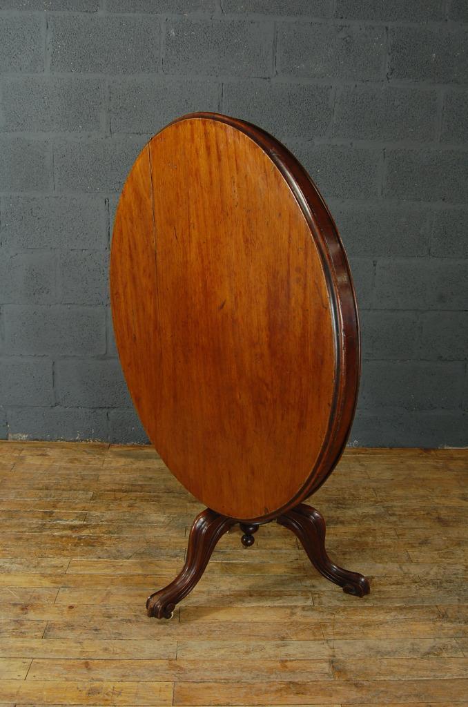 Antique Victorian Mahogany Breakfast Dining Round Table