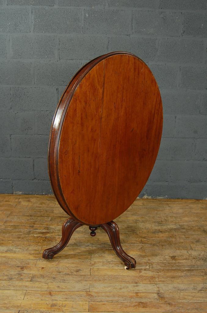 Antique Victorian Mahogany Breakfast Dining Round Table