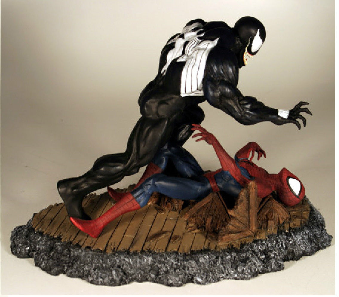 DYNAMICS FORCES AMAZING SPIDER-MAN vs VENOM 316 Diorama STATUE McFarlane  MARVEL