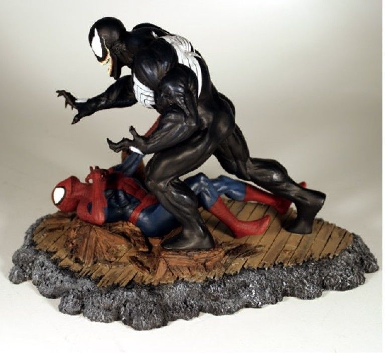 DYNAMICS FORCES AMAZING SPIDER-MAN vs VENOM 316 Diorama STATUE McFarlane  MARVEL