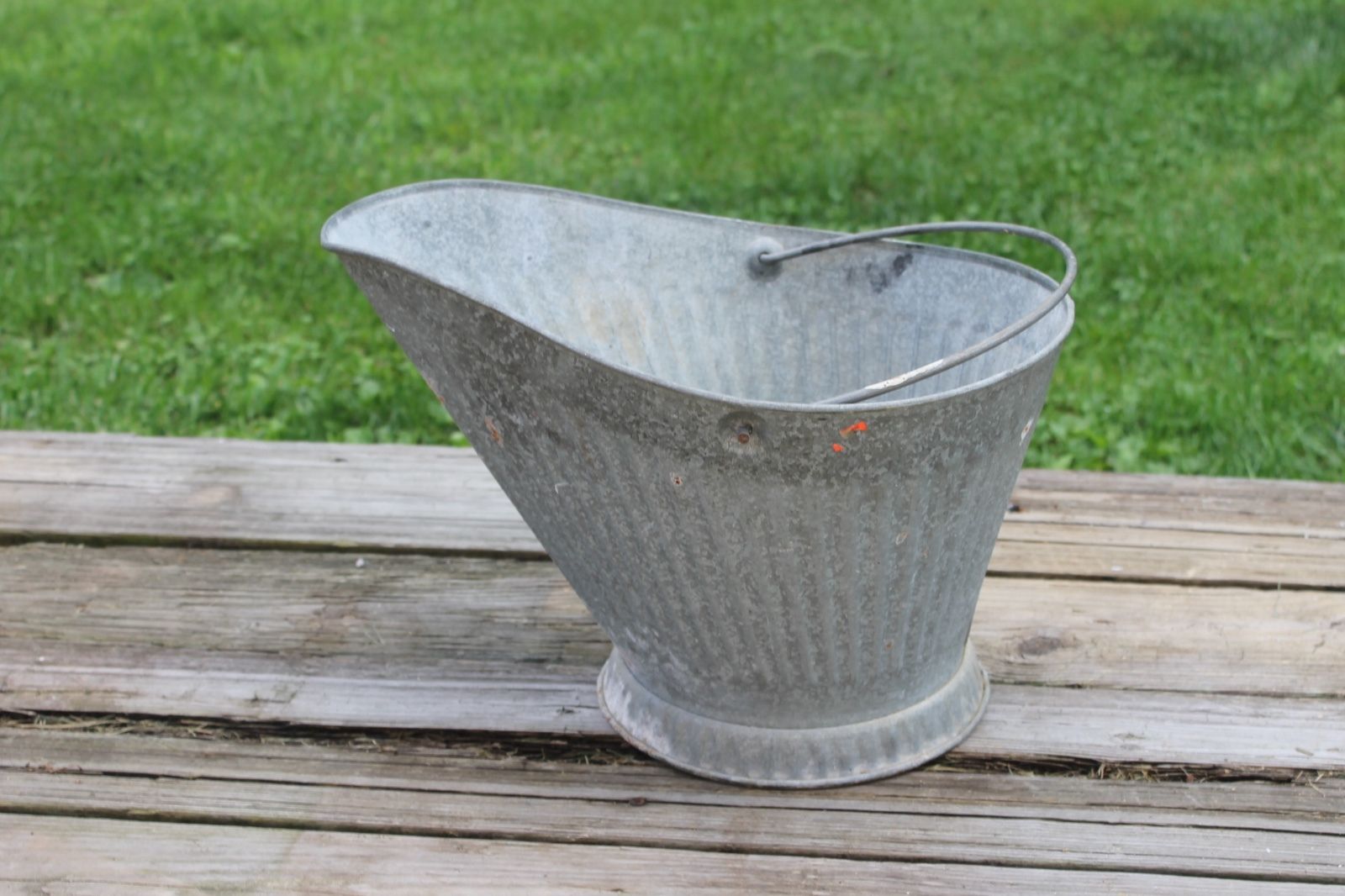 vintage galvanized Coal Scuttle Bucket Primitive Metal Ash pail