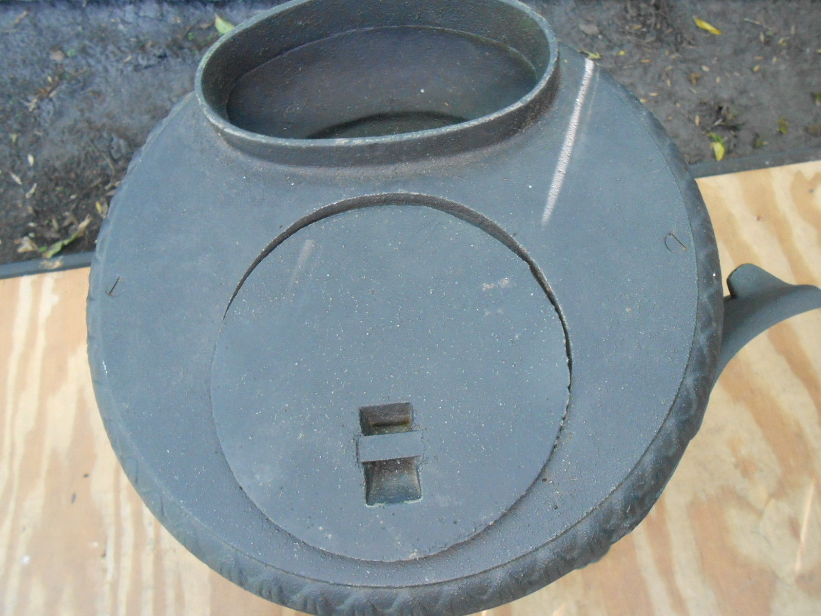 VINTAGE CAST IRON POT BELLY STOVE