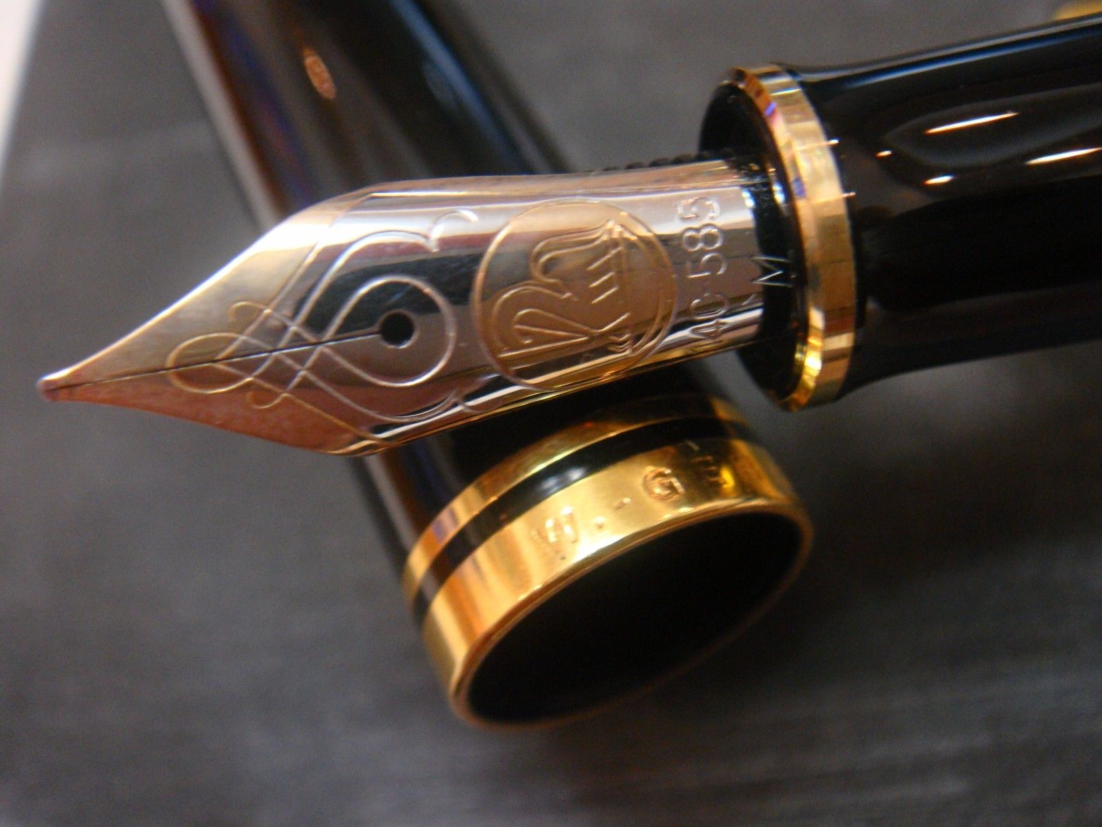 RARE Pelikan M900 Toledo W. Germany Fountain Pen  RARE 14C 585 M nib