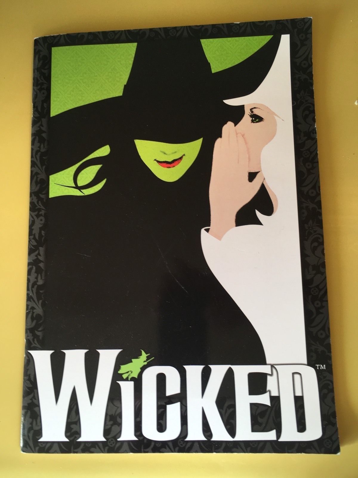 WICKED The Musical - Official Broadway Touring Souvenir Program 2011 Menzel