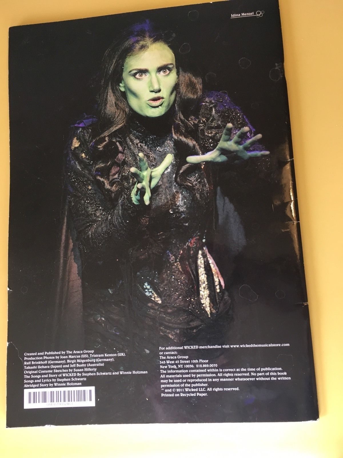 WICKED The Musical - Official Broadway Touring Souvenir Program 2011 Menzel