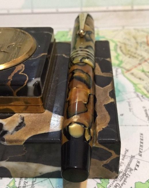 PARKER DUOFOLD JUNIOR GOLD MARBLE FOUNTAIN PEN-MADE IN CANDA-FREE UK POST!