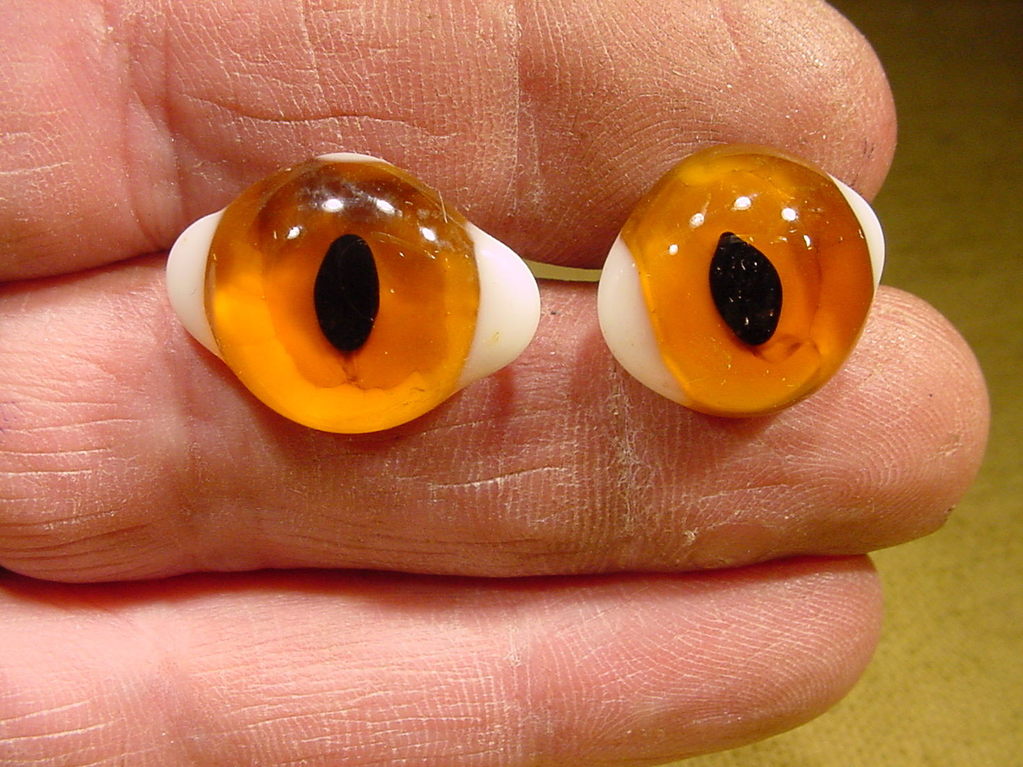 a pair vintage solid Glass Eyes size 20 mm age 1910 for doll bears taxidermy 341