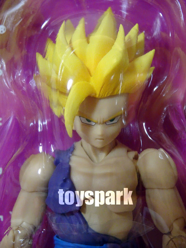 Bandai S.H. Figuarts TAMASHII Dragonball Z SUPER SAIYAN SON GOHAN action figure