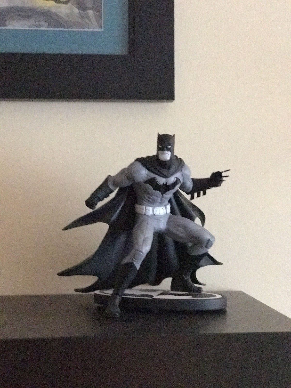 BATMAN BLACK & WHITE STATUE Design by GREG CAPULLO (minor repair on cape)