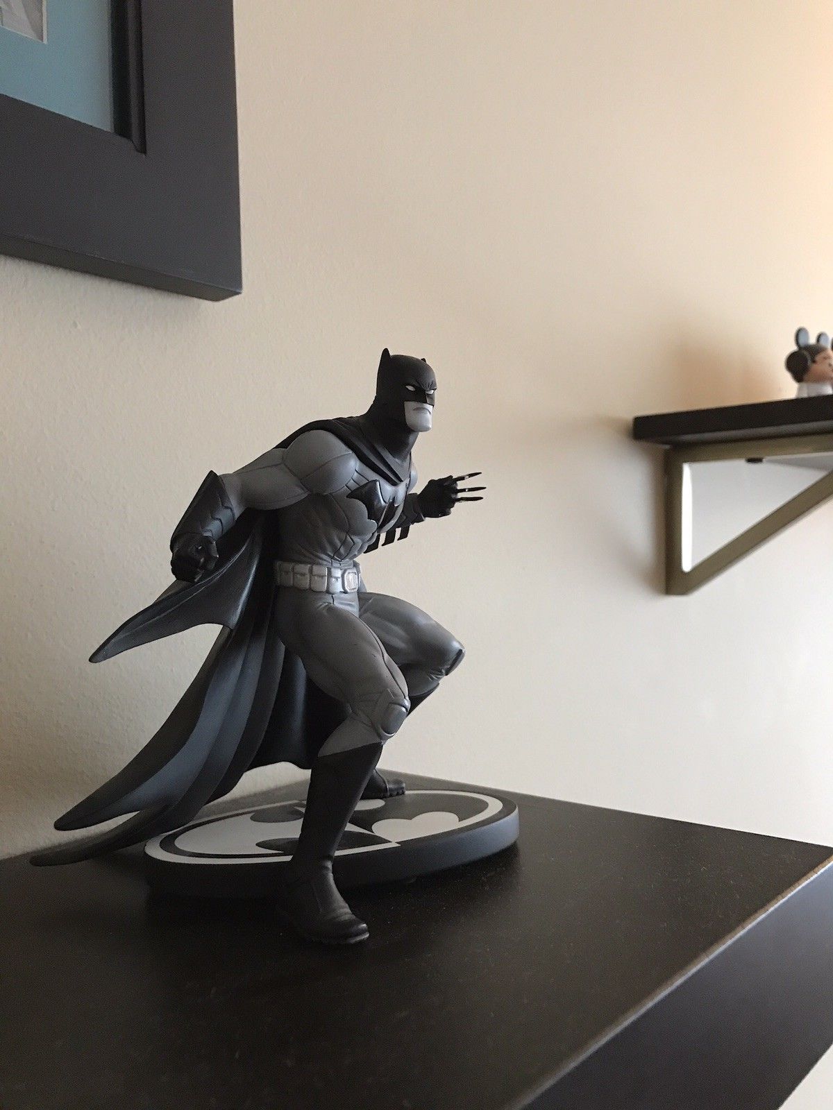 BATMAN BLACK & WHITE STATUE Design by GREG CAPULLO (minor repair on cape)