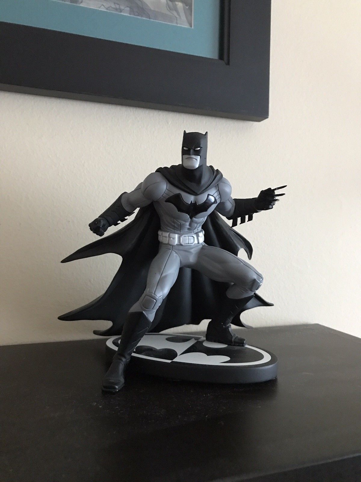 BATMAN BLACK & WHITE STATUE Design by GREG CAPULLO (minor repair on cape)