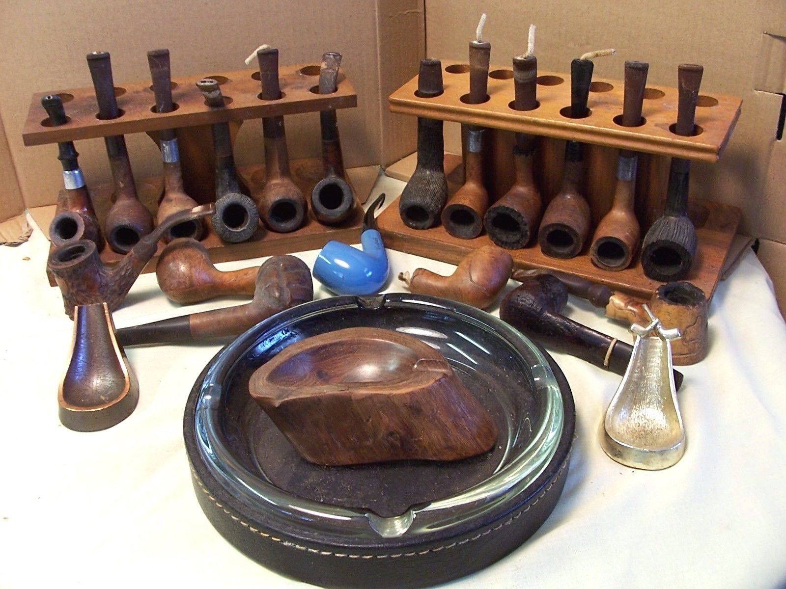 LARGE VINTAGE SMOKING PIPE LOT - 19 PIPES - WOOD RACKS - ASHTRAYS - ALL ORIGINAL