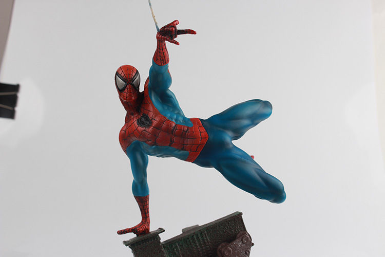 SIDESHOW AMAZING SPIDER MAN PREMIUM FORMAT FIGURE - BRAND NEW - SEALED