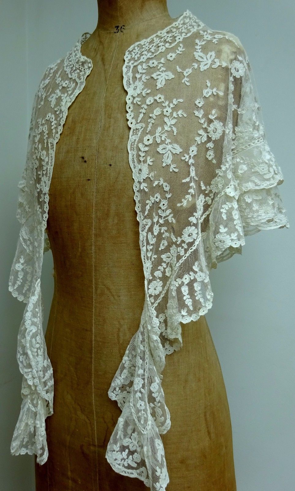 Stunning Victorian Handmade Antique Lace Capelet Shawl Cape Wedding Bridal Trim