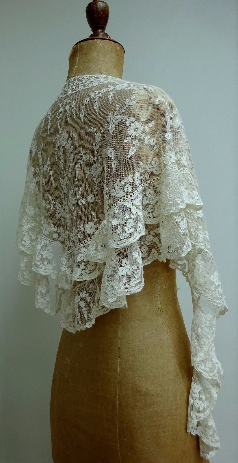 Stunning Victorian Handmade Antique Lace Capelet Shawl Cape Wedding Bridal Trim