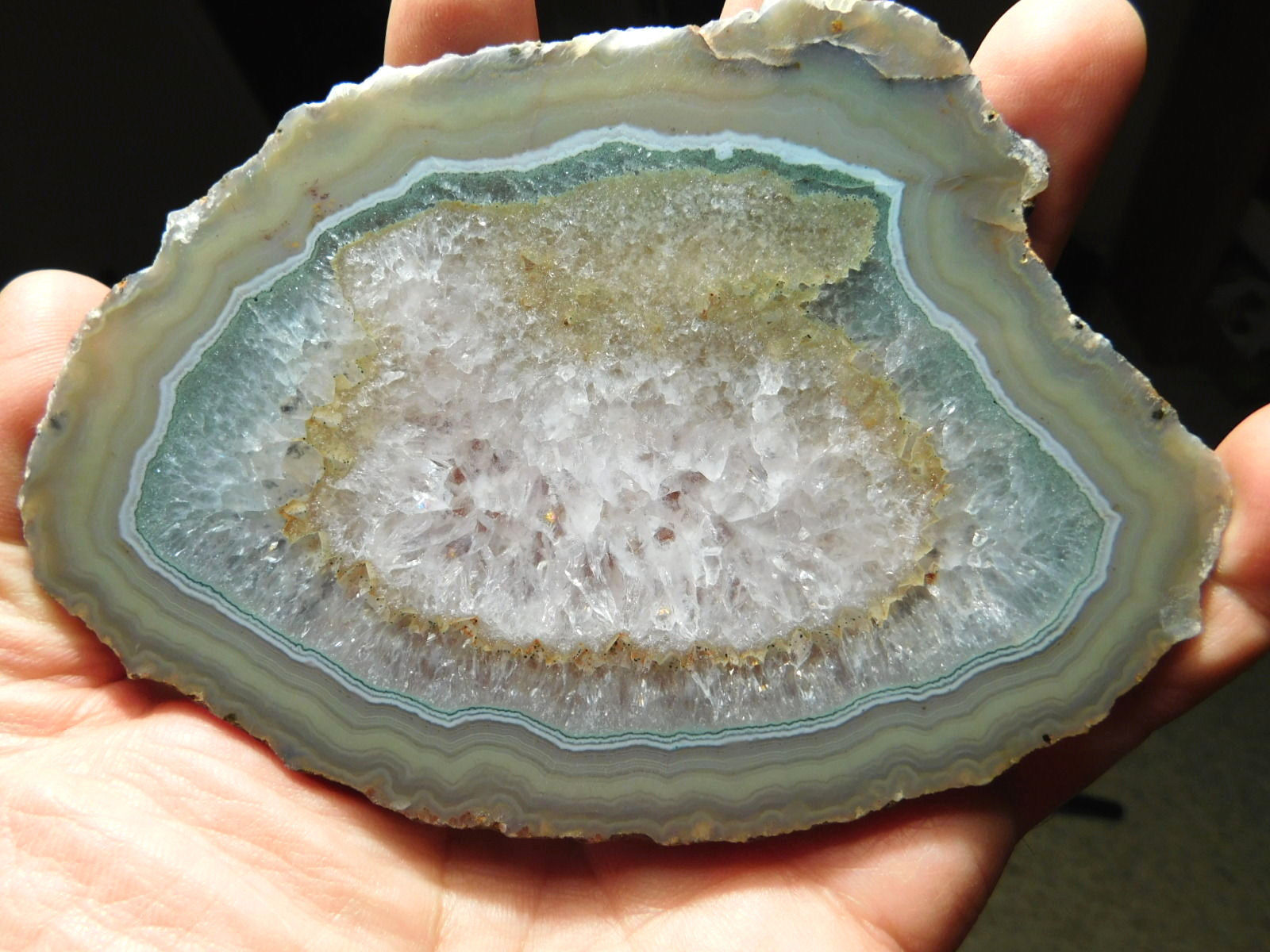 A Polished 100% Natural Brazilian Banded Agate Slice or Slab With Stand! 164gr e