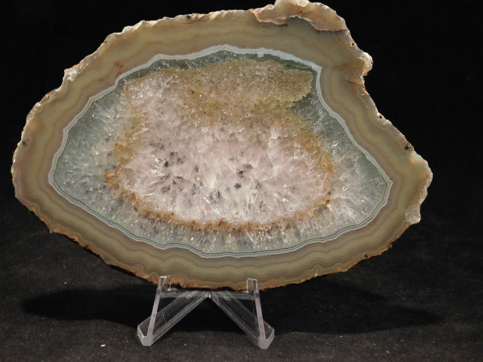 A Polished 100% Natural Brazilian Banded Agate Slice or Slab With Stand! 164gr e