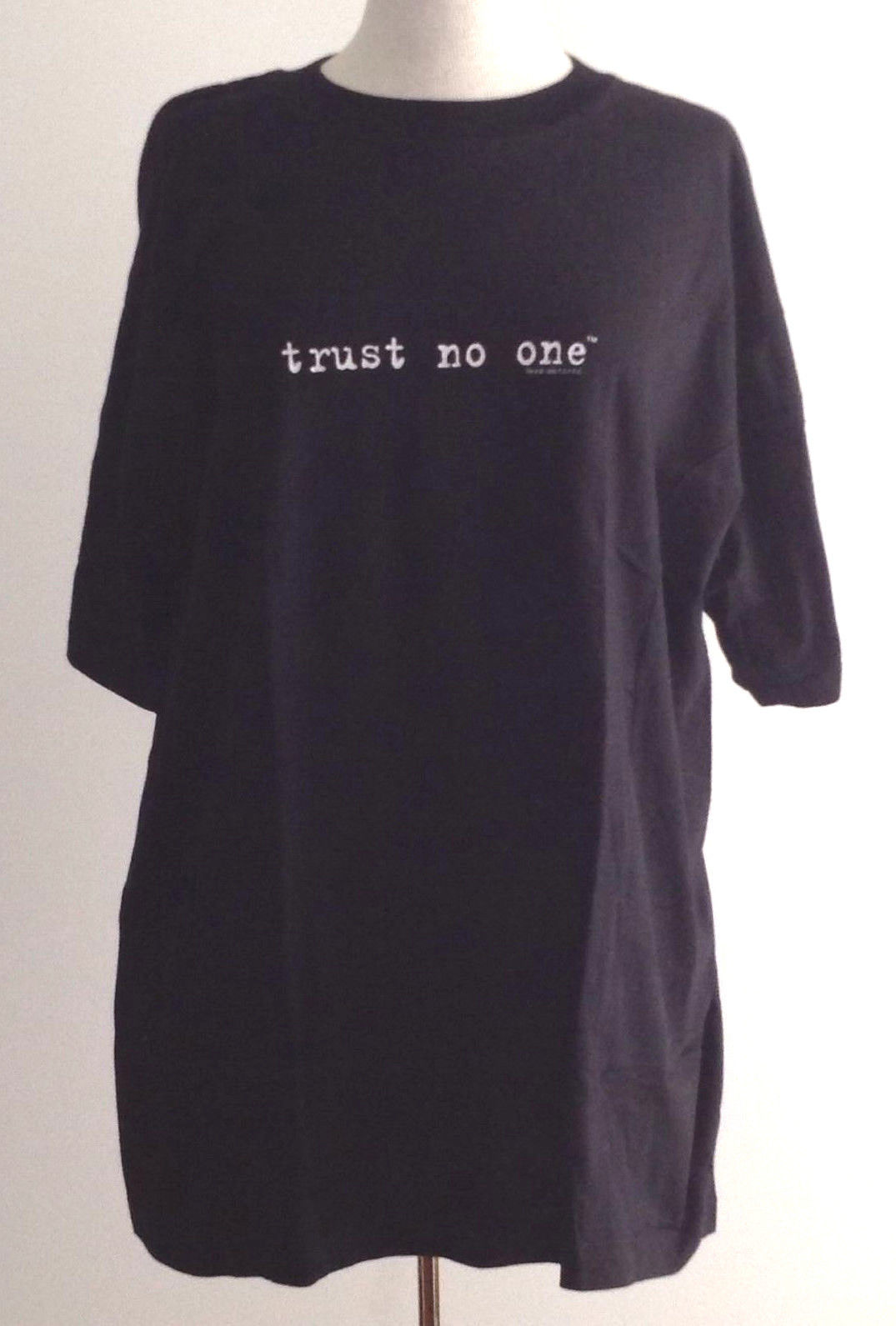 The X-Files - Official Trust No One T-Shirt - From  First X-Con in 1996 ~ RARE!