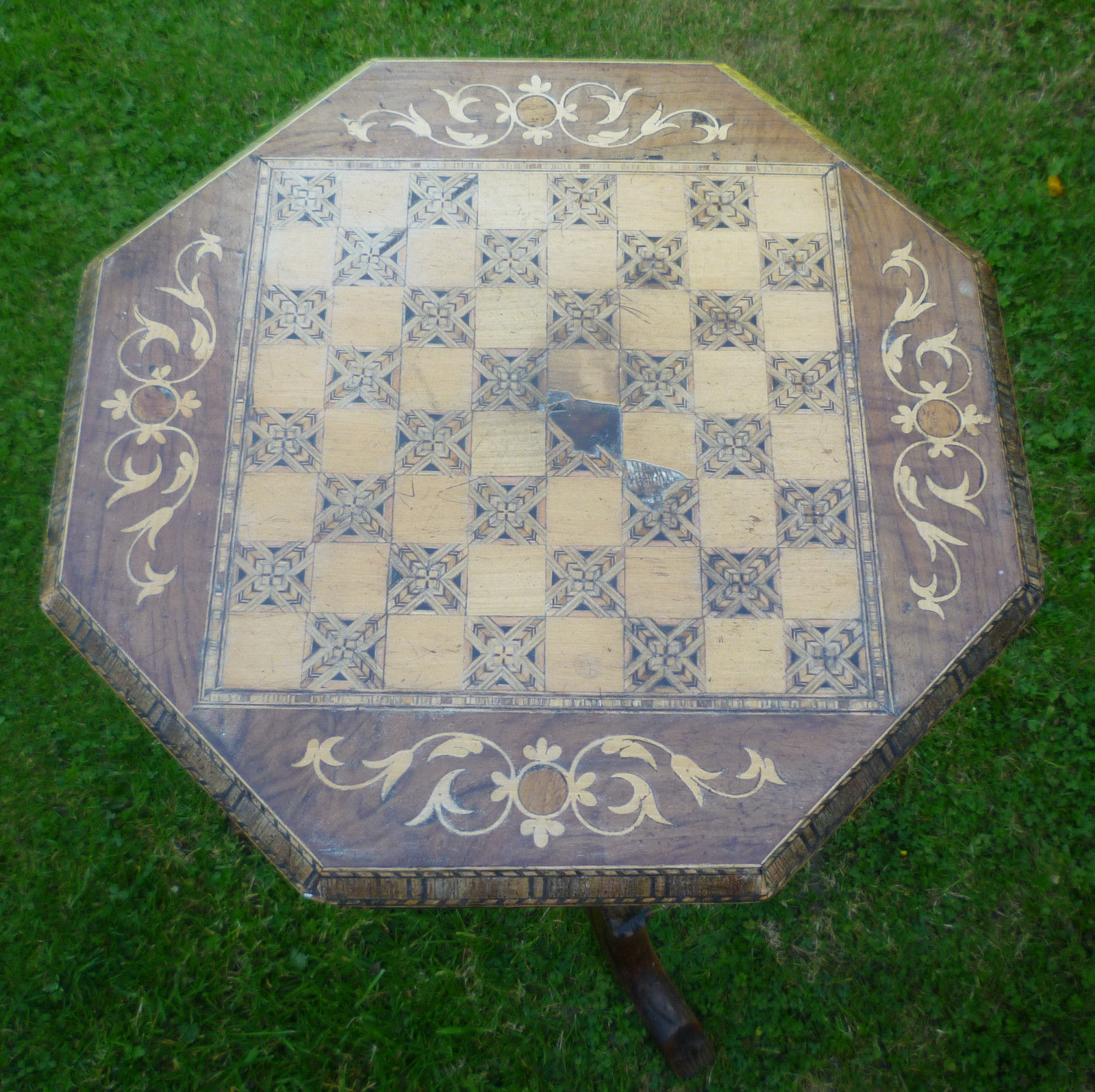 ~Victorian~Walnut~Trumpet~Sewing~Games~Table~Tunbridge~Marquetry Inlay~