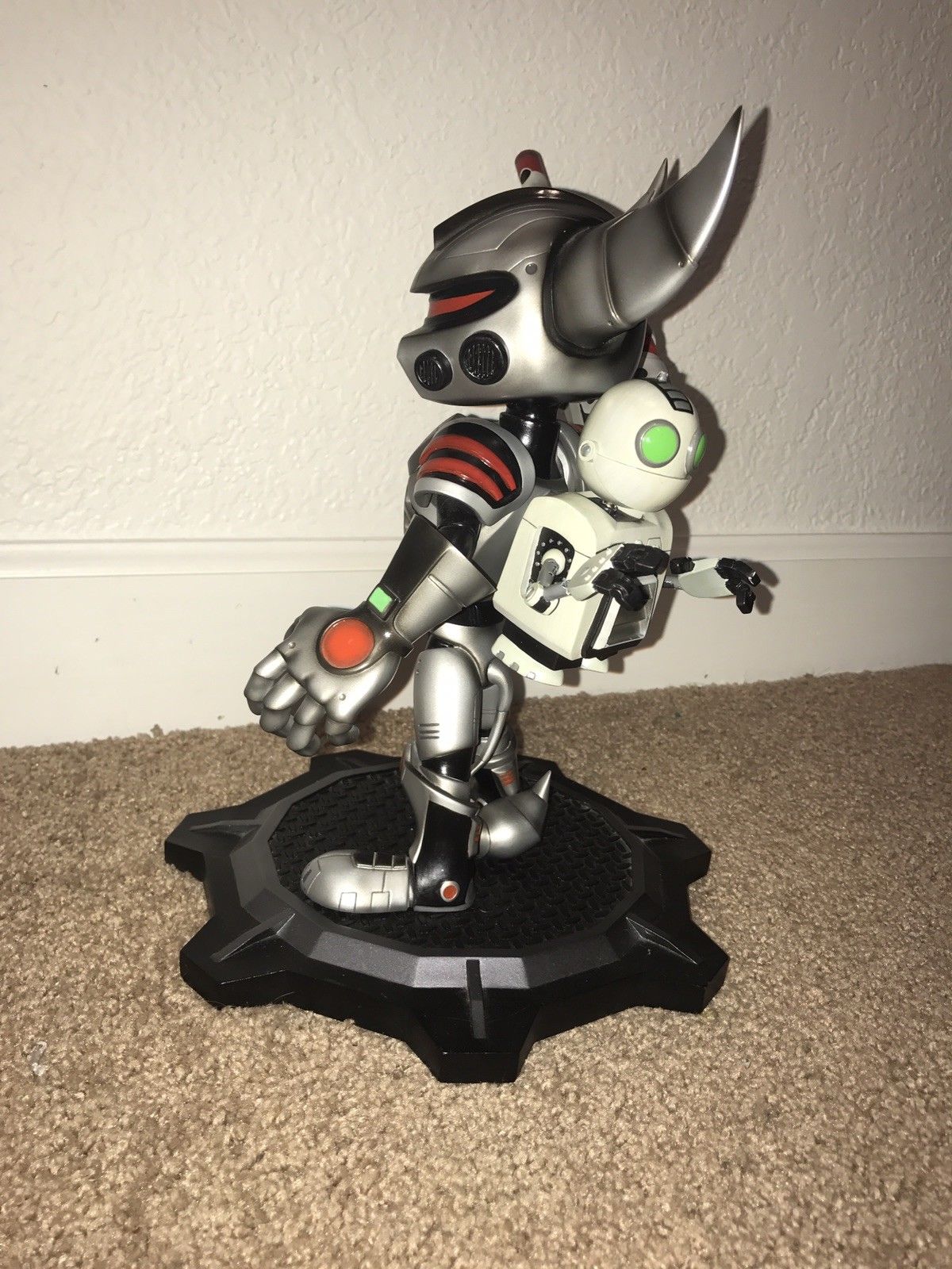 ULTRA RARE Ratchet and Clank Insomniac Exclusive 1/6 Figure Collectible Statue