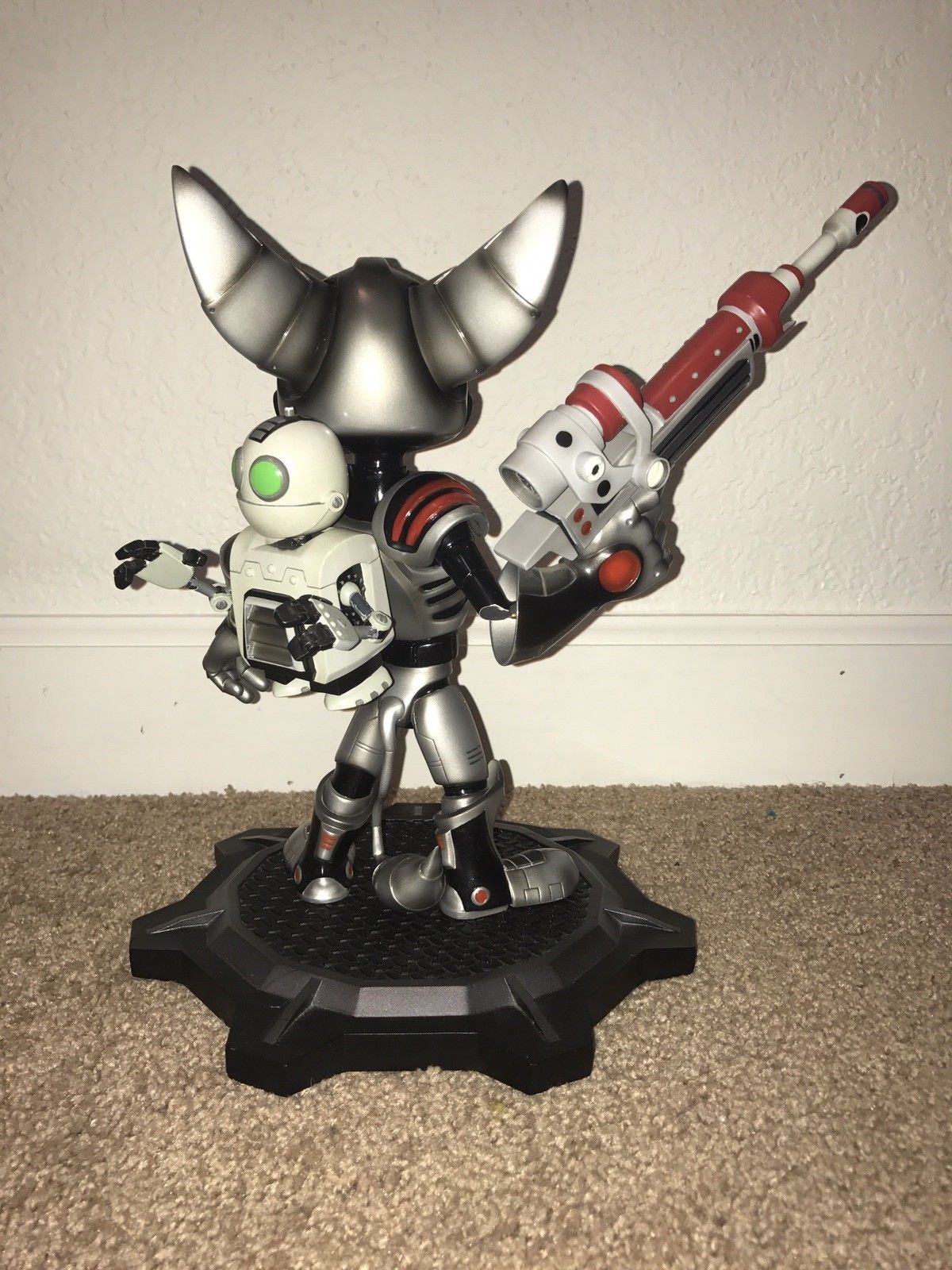 ULTRA RARE Ratchet and Clank Insomniac Exclusive 1/6 Figure Collectible Statue