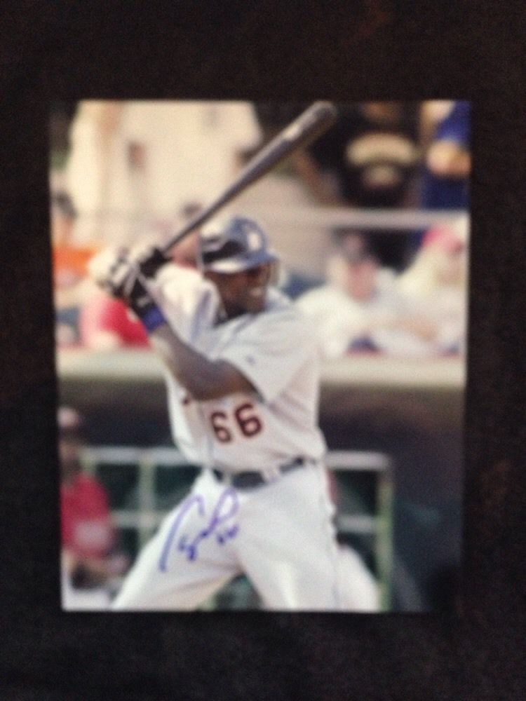 Cameron Maybin Signed Autographed 8 X 10 Baseball Picture Single Auto Photo