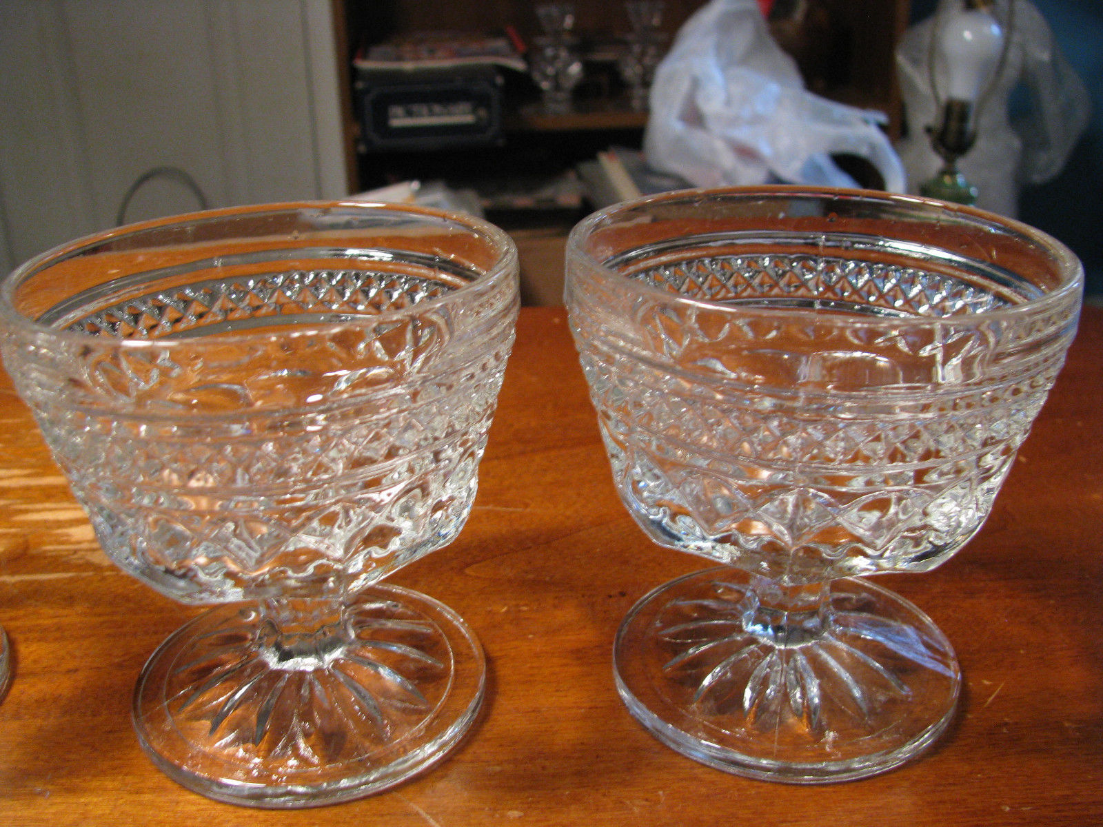 Set of 4 Vintage Diamond Pattern Clear Glass Sherbet Glasses