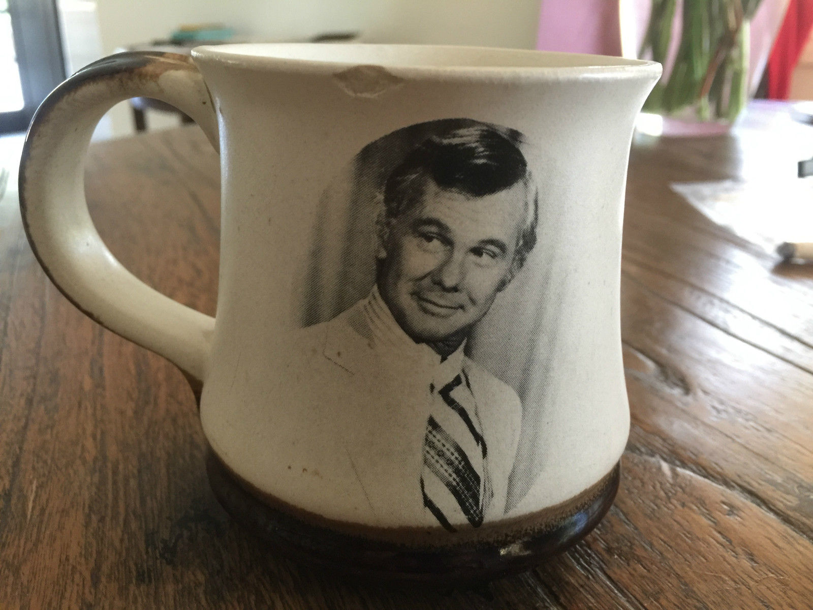 COFFEE MUG USED BY JOHNNY CARSON ON TONIGHT SHOW, 1976